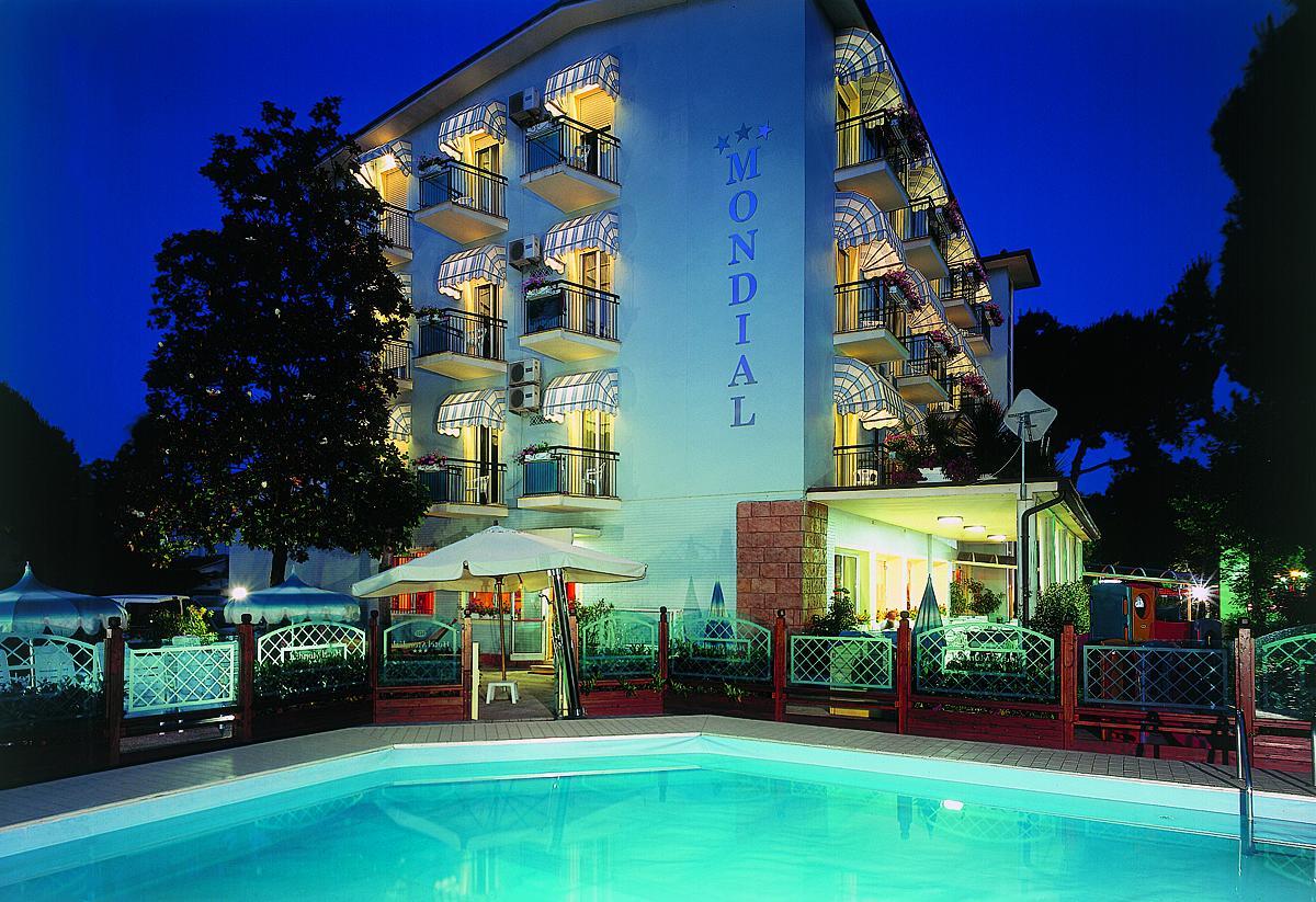 Mondial Hotel Cervia Bagian luar foto