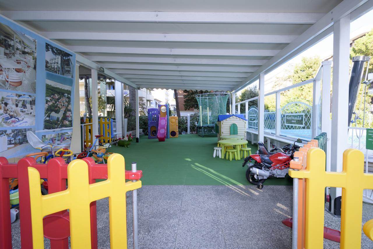 Mondial Hotel Cervia Bagian luar foto